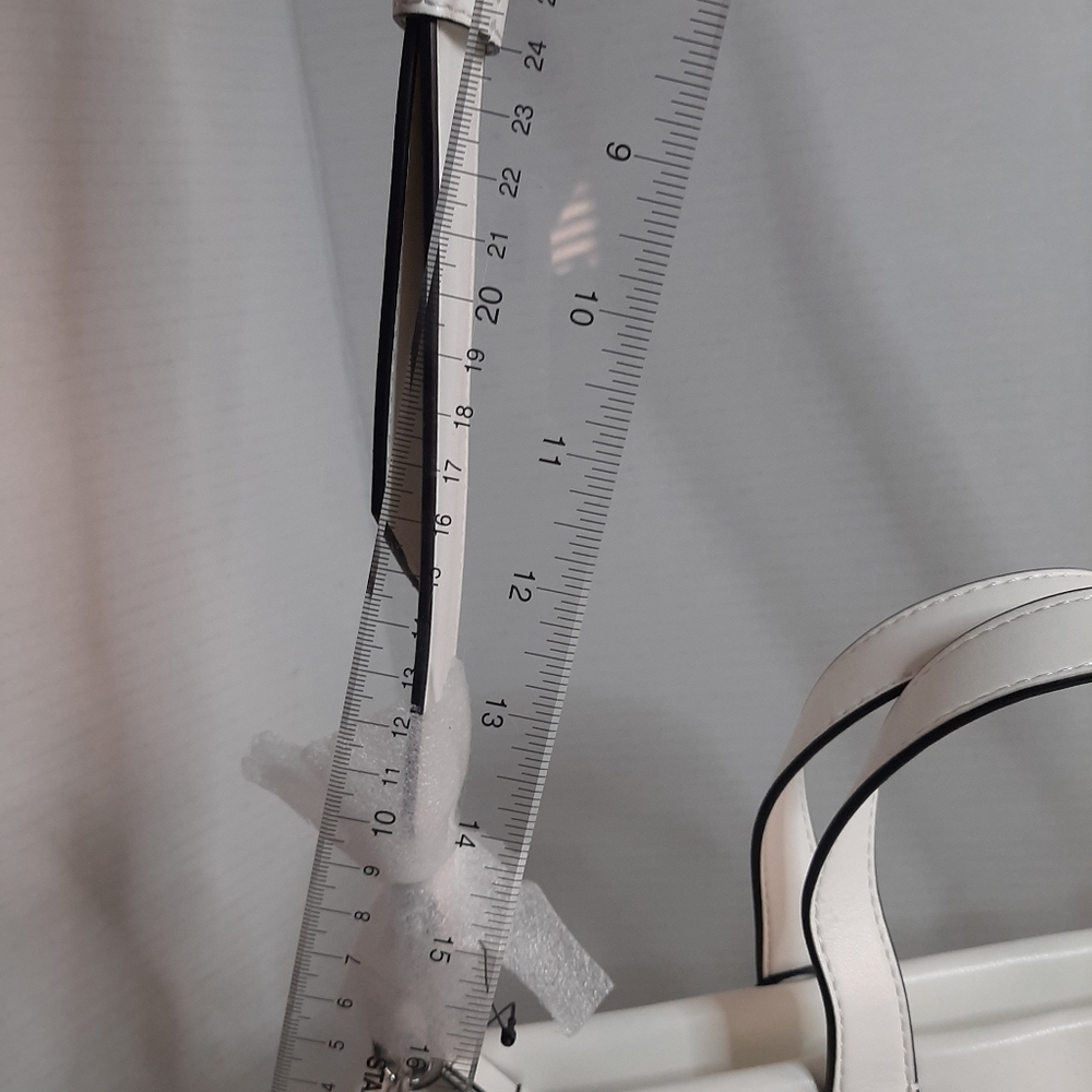 DKNY white zip top tote NWT - Picture 8 of 11